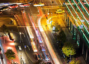 Beleuchtete Stra&szlig;e